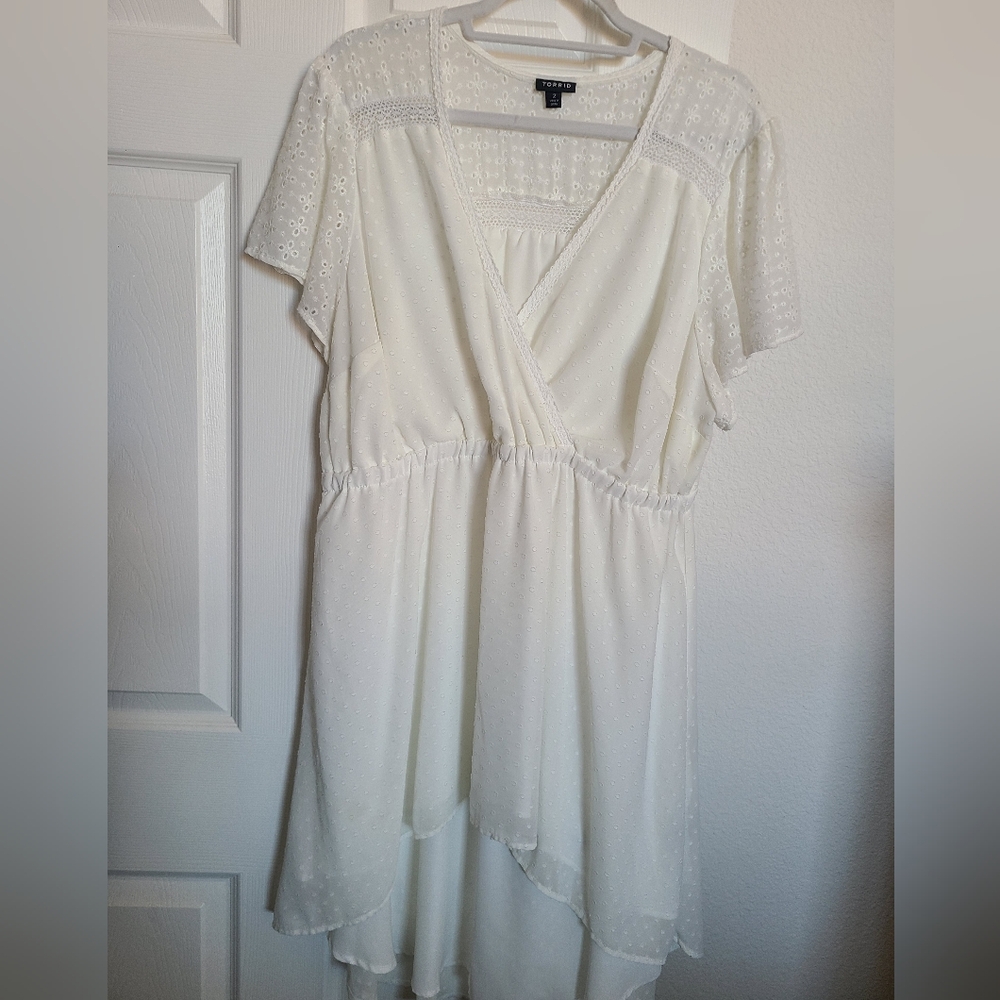 Torrid Cream Floral Lace Top